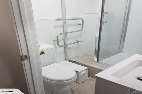 Photo of property in 42 Tamahere Drive, Glenfield, Auckland, 0629