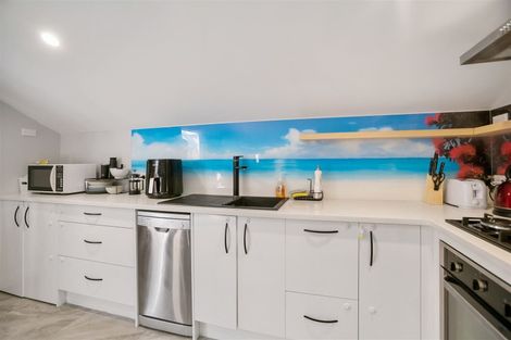 Photo of property in 38a Colmar Road, Mellons Bay, Auckland, 2014