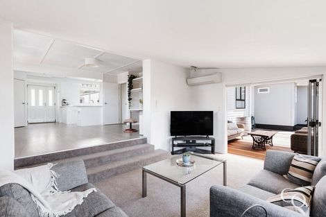 Photo of property in 22 Queen Road, Bellevue, Tauranga, 3110