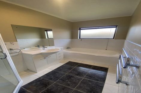 Photo of property in 21 Septimus Place, Henderson, Auckland, 0612