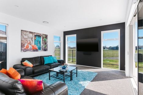 Photo of property in 4 Jeffs Way, Papamoa Beach, Papamoa, 3118
