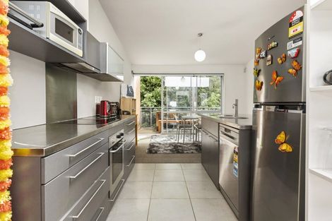 Photo of property in 9/2 Onslow Road, Khandallah, Wellington, 6035