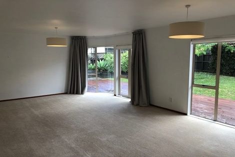 Photo of property in 2/2 East Coast Road, Milford, Auckland, 0620