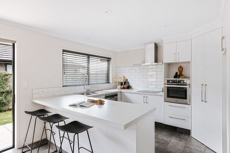 Photo of property in 10 Fearnley Grove, Pyes Pa, Tauranga, 3112