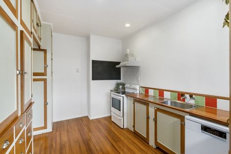 Photo of property in 30 Miro Street, Takaro, Palmerston North, 4410