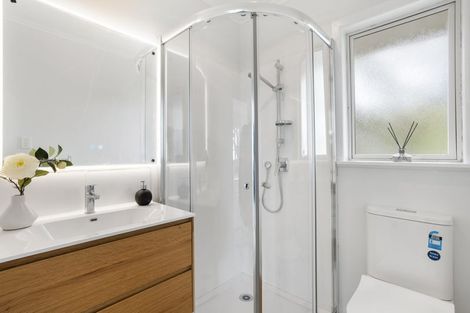 Photo of property in 4/123 Birkdale Road, Birkdale, Auckland, 0626