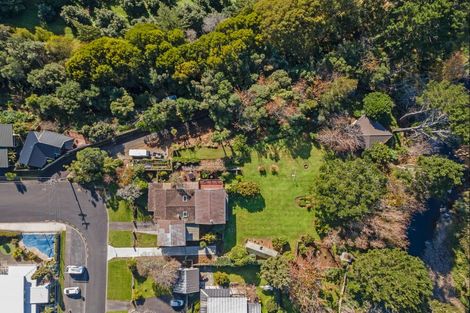 Photo of property in 27 Donnelly Street, Oakura, 4314