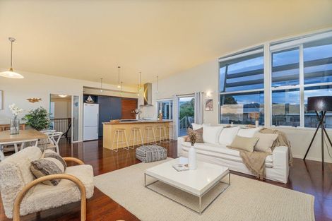 Photo of property in 92 Ocean Beach Road, Tairua, 3508
