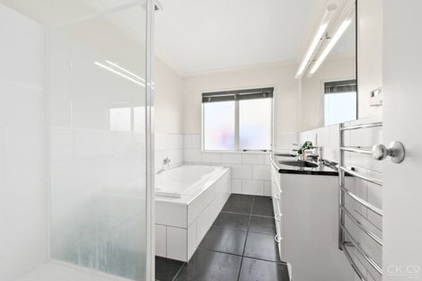 Photo of property in 41 Arahiwi Grove, Tirohanga, Lower Hutt, 5010