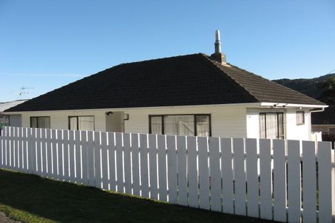 Photo of property in 40 Petrie Street, Wainuiomata, Lower Hutt, 5014