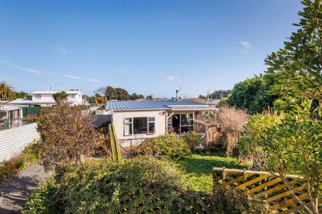 Photo of property in 20 Nuku Street, Tangimoana, 4822