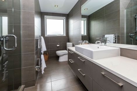 Photo of property in 74 Fisher Parade, Sunnyhills, Auckland, 2010