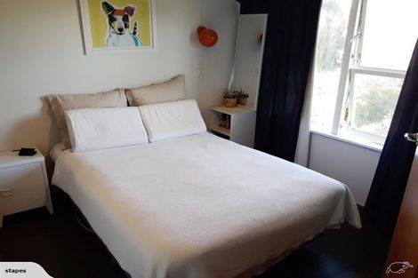 Photo of property in 32 Fowler Street, Northcote, Auckland, 0627