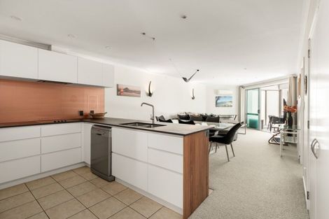 Photo of property in 111/136 Marine Parade, Mount Maunganui, 3116