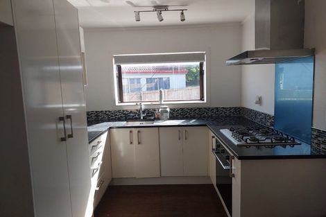 Photo of property in 42 Everglade Drive, Goodwood Heights, Auckland, 2105