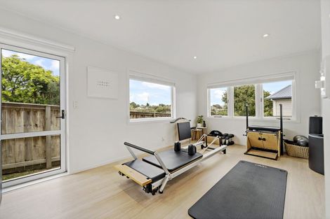 Photo of property in 39 Toru Street, Te Atatu Peninsula, Auckland, 0610