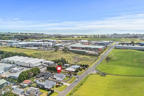 Photo of property in 44 Egmont Road, Waiwhakaiho, New Plymouth, 4312