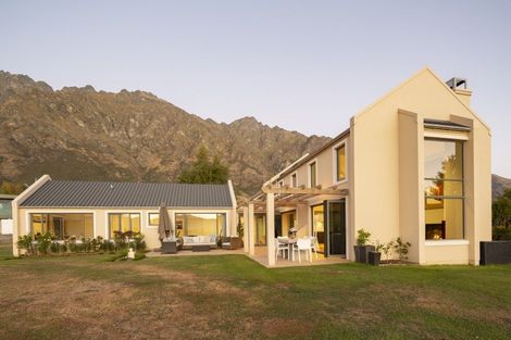 Photo of property in 5 Scenic Drive, Drift Bay, Queenstown, 9371