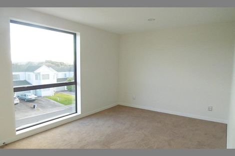 Photo of property in 30 Stephen Avenue, Henderson, Auckland, 0610