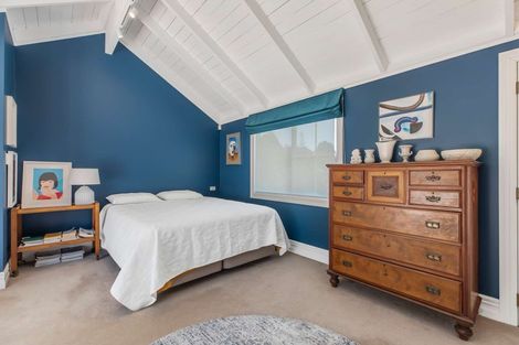 Photo of property in 207 Woodlands Park Road, Titirangi, Auckland, 0604