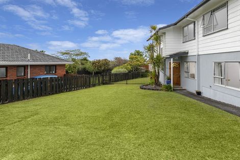 Photo of property in 9 Denver Avenue, Sunnyvale, Auckland, 0612