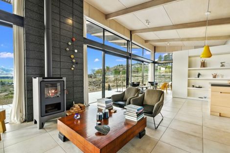 Photo of property in 28 Old Golf Course Road, Bridge Hill, Alexandra, 9320