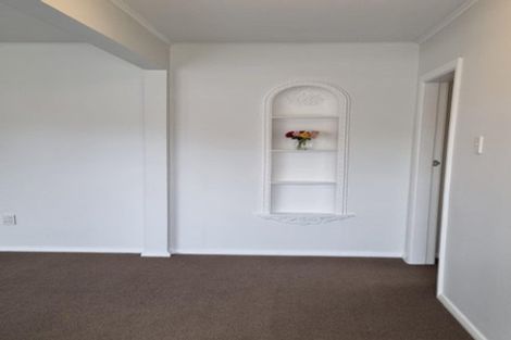 Photo of property in 18 Saulbrey Grove, Woburn, Lower Hutt, 5010