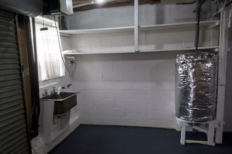 Photo of property in 1/10 Mckelvey Place, Tawa, Wellington, 5028