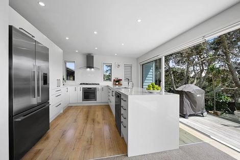 Photo of property in 16 Whitby Crescent, Mairangi Bay, Auckland, 0630