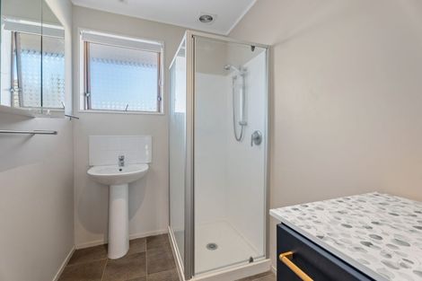 Photo of property in 1/3 Tyrian Close, Half Moon Bay, Auckland, 2012