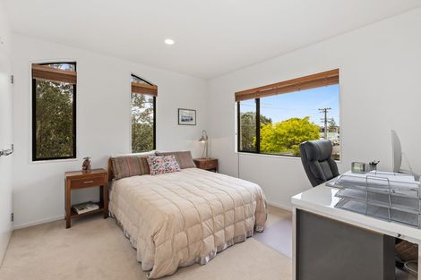 Photo of property in 1/8 Omana Road, Milford, Auckland, 0620