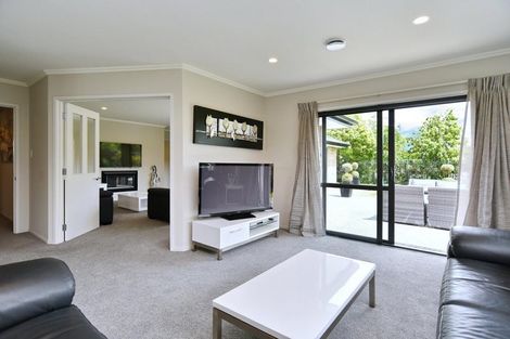 Photo of property in 3 Orewa Close, Parklands, Christchurch, 8083