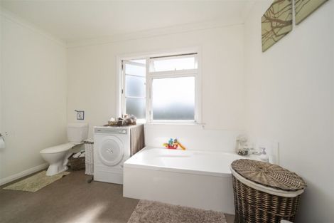 Photo of property in 10 Ohawe Terrace, Ohawe, Hawera, 4671