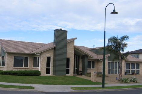 Photo of property in 18 Baltersan Drive, Flat Bush, Auckland, 2016