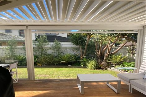 Photo of property in 43 Walton Street, Red Beach, 0932