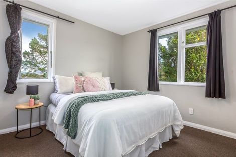 Photo of property in 5 Mitchell Grove, Ranui, Porirua, 5024