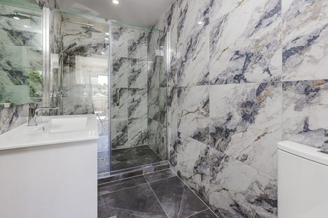 Photo of property in 4b Mirrabooka Avenue, Botany Downs, Auckland, 2010