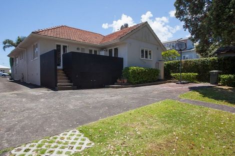 Photo of property in 8 Weona Place, Westmere, Auckland, 1022