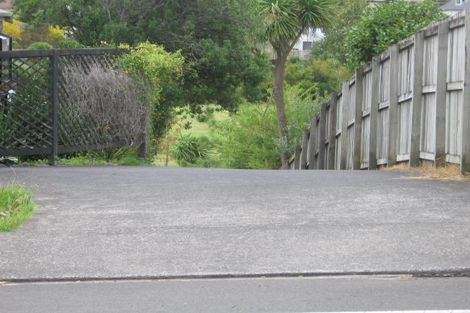 Photo of property in 1/54 Trias Road, Totara Vale, Auckland, 0629