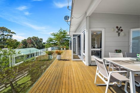 Photo of property in 52 Totara Road, Te Atatu Peninsula, Auckland, 0610