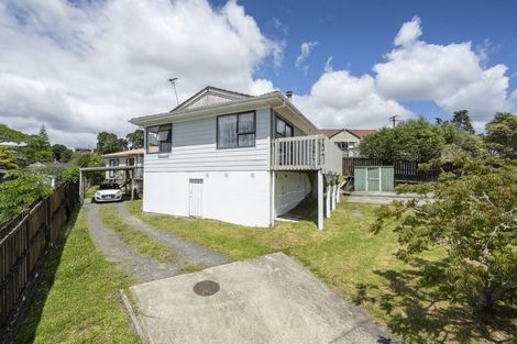 Photo of property in 28 Beauchamp Drive, Massey, Auckland, 0614