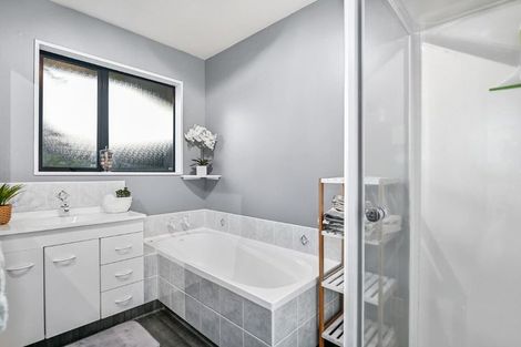 Photo of property in 25 Bella Rosa Drive, Hei Hei, Christchurch, 8042