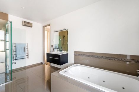 Photo of property in 11 Sunnyside Lane, Wanaka, 9305