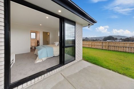 Photo of property in 2 Lippiatt Crescent, Pokeno, 2402