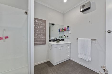 Photo of property in 30 Kent Street, Levin, 5510