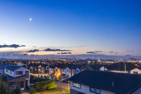 Photo of property in 3 Adamson Road, Flat Bush, Auckland, 2019