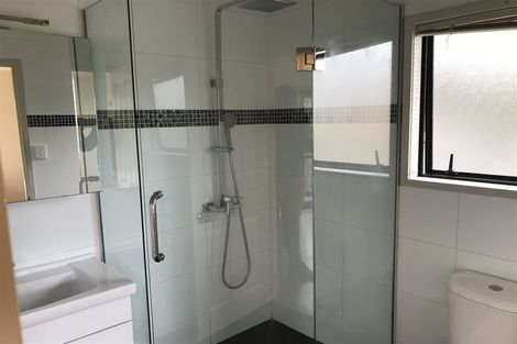 Photo of property in 8 Blethyn Place, Te Atatu South, Auckland, 0610