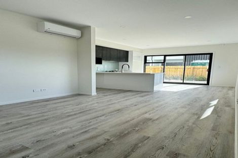 Photo of property in 11a Rountree Place, Conifer Grove, Takanini, 2112