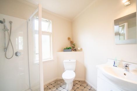 Photo of property in 14 Antrim Place, Hokowhitu, Palmerston North, 4410