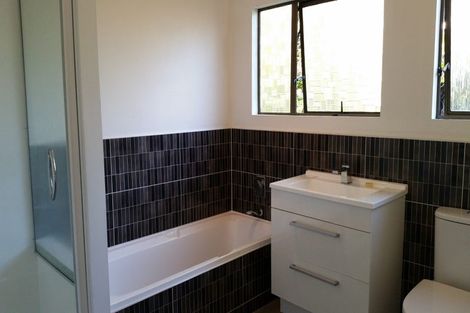 Photo of property in 10/15 Roseberry Avenue, Birkenhead, Auckland, 0626